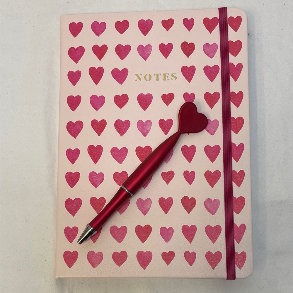 Notebook with Pen Heart Design NWOT